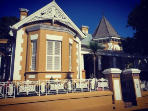 Отель Ashanti Gardens Guesthouse  Кейптаун
